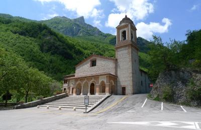 Granfondo dei due Santuari del Fermano: alla Madonna dell’Ambro giro di boa e benedizione ciclisti