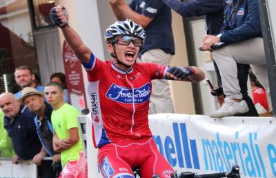 Ciclismo, FCI Marche: a Fiuminata festa sotto la pioggia per Michele Berasi