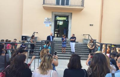 Ascoli Piceno, inizia anno scolastico. Il saluto di Castelli e Brugni negli istituti cittadini