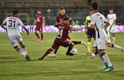 Livorno-Crotone 0-1, i toscani creano tante occasioni ma a decidere il match è Simy