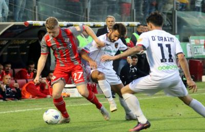 Cremonese-Cosenza 2-0, Mogos e Paulinho lanciano i lombardi in vista della gara con l'Ascoli