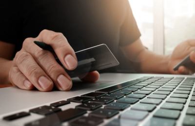 Truffe online, non c’è tregua: ora gli hacker cambiano l'IBAN e incassano le nostre fatture 