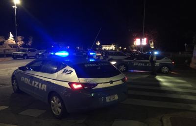 Polizia Ascoli, due arresti in flagranza di reato per resistenza a pubblico ufficiale