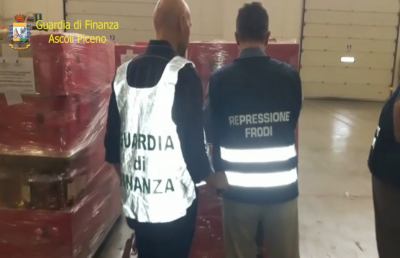 Guardia di Finanza Ascoli, sequestrati 15mila litri di falso Verdicchio dei Castelli di Jesi