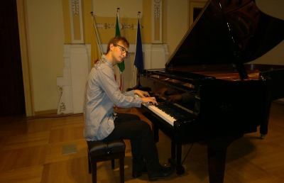 ''Youth Entrepreneurship'', il giovane musicista grottammarese Massacci protagonista in Georgia
