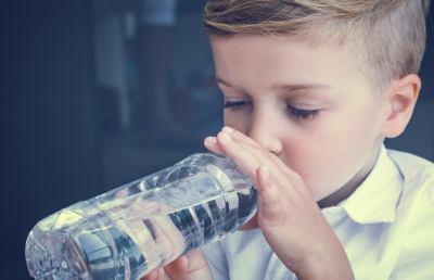 Salvaguardare salute nostri occhi: valido aiuto arriva da corretta idratazione