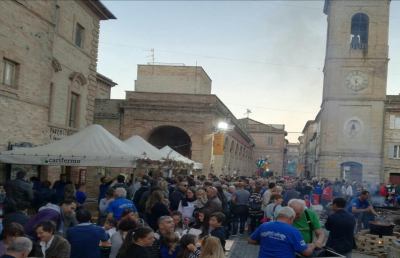 Montefiore dell'Aso, ricco il programma domenicale della ''Castagnata in Piazza''
