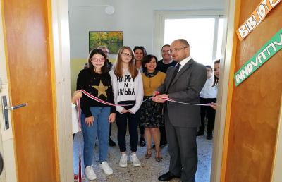 Ascoli Piceno, inaugurate biblioteca e aula di informatica alla scuola media Cantalamessa