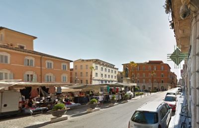 Ascoli Piceno, rapina in farmacia del centro. Arrestato 21enne di Colli del Tronto
