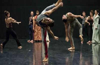 Ascoli, al Teatro Ventidio Basso la danza di Monica Casadei con “Il barbiere di Siviglia”