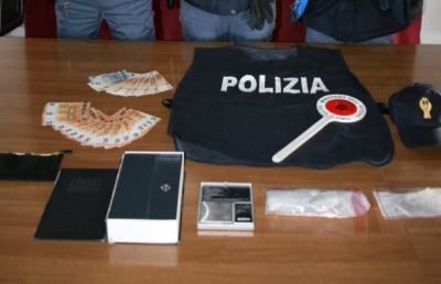 Ascoli Piceno, arrestato giovane 25enne che nascondeva cocaina nei boxer 