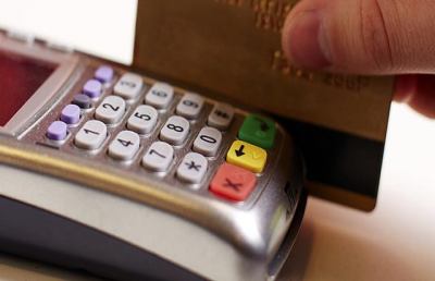 San Benedetto del Tronto: fa spesa con carta di credito clonata, arrestato 37enne