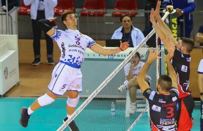 Volley Serie A2, la GoldenPlast Potenza Picena cade al tie-break con Lagonegro