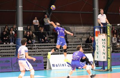 Volley Serie A2, per la GoldenPlast Potenza Picena Santo Stefano amaro a Spoleto