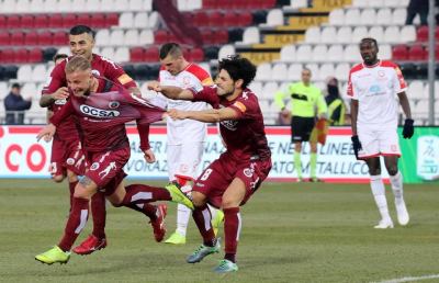 Serie B 21° turno: il Lecce passa a Salerno, la Cremonese beffa il Palermo. Bene il Cittadella