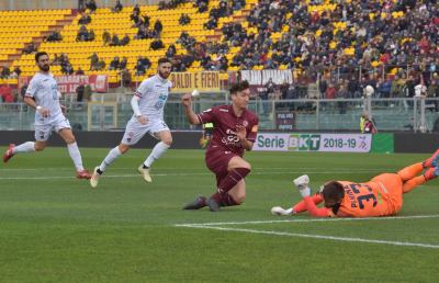Serie B 23° turno: tre punti pesanti per il Livorno, nessun vincitore tra Foggia e Pescara