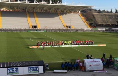 Ascoli-Perugia, 8 Daspo per i tifosi umbri dopo i petardi fatti esplodere fuori dal ''Del Duca''