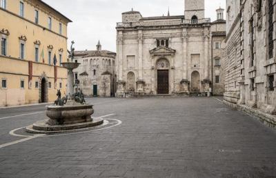 Ascoli Piceno, arrestata in Piazza Arringo 40enne pluripregiudicata latitante da mesi