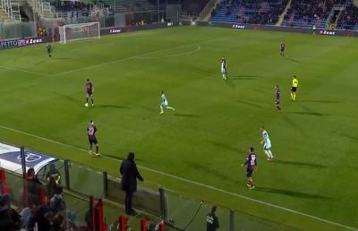 Crotone-Pescara 0-2, Monachello e Campagnaro inguaiano la squadra di Stroppa