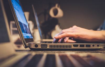 Rete Internet: ancora troppe famiglie offline tra scarse capacità e rischi