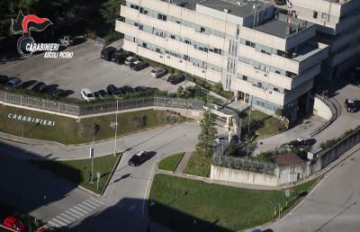 Ascoli Piceno, arrestati due extracomunitari in centro per spaccio di cocaina e marijuana