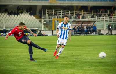 Pescara-Cosenza 1-1, Scognamiglio risponde subito a Tutino. Frenata del Delfino