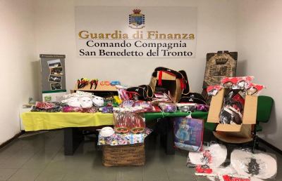 Guardia di Finanza: “Operazione Carnevale Sicuro 2019”, sequestrati 34mila prodotti contraffatti