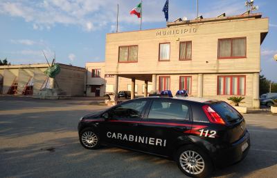 Ascoli, arresti domiciliari per uomo accusato di estorsione in cambio di restituzione iPhone