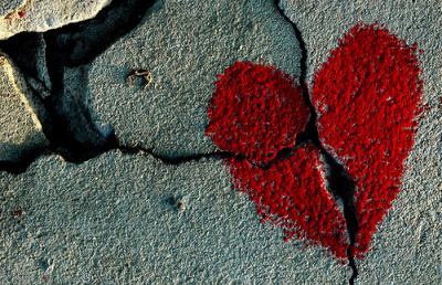 Di crepacuore si può morire. A dirlo uno studio svizzero: ecco le principali cause