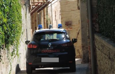 Cupra Marittima: dà in escandescenze in un ristorante e picchia carabiniere, bloccato 30enne