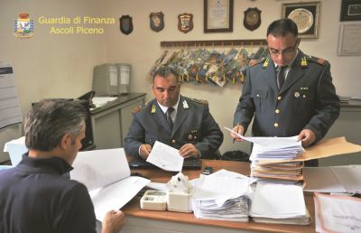 Guardia di Finanza Ascoli, operazione contro i ''furbetti'' delle pensioni. Denunciato sindacalista