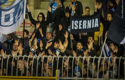Lecce-Pescara, dimessi i due tifosi feriti. Club giallorosso: ''Ferma condanna per quanto accaduto''