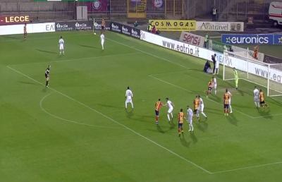 Lecce-Cosenza 3-1, La Mantia e Tabanelli non smettono di segnare. Liverani aggancia Corini