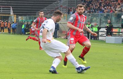 Serie B 32° turno: il Lecce cade a Cremona, Embalo regala al Cosenza il derby calabrese