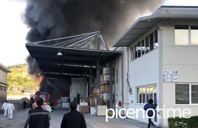 Ascoli Piceno, nota Finproject dopo incendio: “Fiamme domate e alcun danno alle persone”