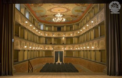 Ripatransone, riapre il Teatro Storico ''Luigi Mercantini'' con sipario restaurato