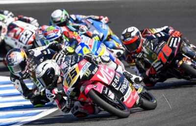 Moto3, Fenati finisce fuori pista a quattro giri dalla fine nel Gran Premio di Spagna