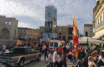 Lecce-Spezia 2-1, si scatena la festa nel Salento per il ritorno in Serie A dei giallorossi