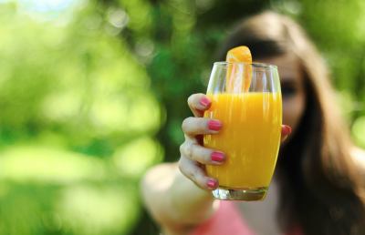 Alimentazione al femminile, ecco 10 utili consigli per la salute della donna