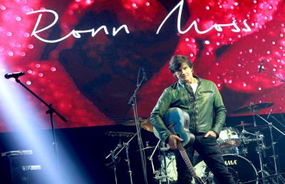 Grottazzolina: Ronn Moss, in piazza Piazza Umberto I il concerto della star americana