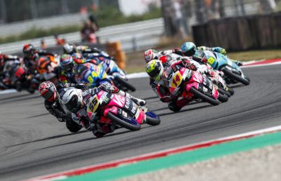 Moto3, Fenati undicesimo ad Assen dopo una gara di vertice. Vince Arbolino