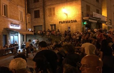 Il ''Bubble Street Festival'' conquista Ripatransone, grande successo per il primo giorno