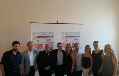 Ascoli Piceno, in Piazza del Popolo torna la ''Rassegna di moda sotto le stelle''