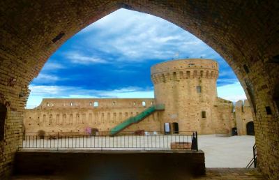 Fortezza di Acquaviva Picena, opera lirica con la direzione del Maestro Pomili