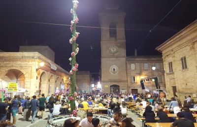 Montefiore dell'Aso, alla ''Maialata in Piazza'' concerto di “Vizi e virtù - Vasco Tribute Band”