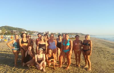 Grottammare, 80 donne partecipanti a ''Vieni a camminare in acqua con noi''