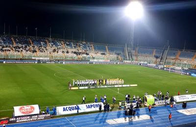 Pescara-Cremonese 1-1, Migliore replica al 90' a Galano (a segno su errore di Agazzi)
