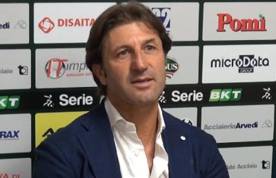 Cremonese, si cambia ancora una volta. Esonerato Baroni, torna in panchina Rastelli