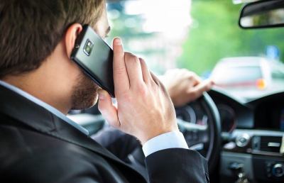 L'uso prolungato del telefono può causare tumori alla testa