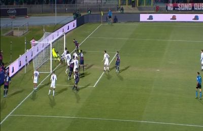 Cosenza-Crotone 0-1, Messias decide il derby calabrese. Sciaudone si dispera per un gol “fantasma”